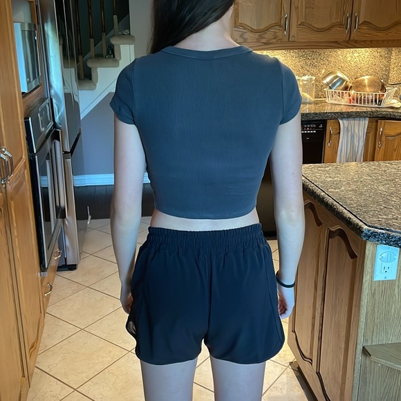 Crop top shirt - Picture 2 of 2